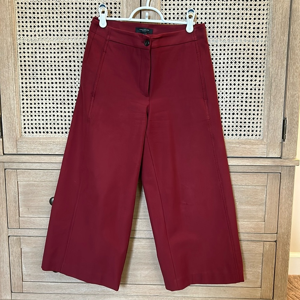 Ann Taylor Cropped Pants